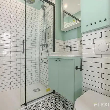 Flexliving - One Bedroom - Estrapade Apartment *