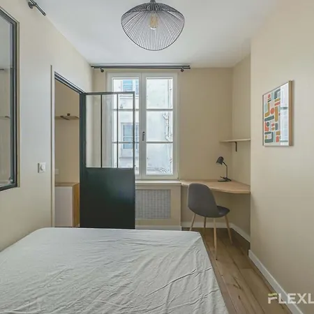 Apartment Flexliving - One Bedroom - Estrapade Paris